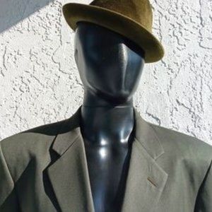 GILBERT & LODGE Men's Hand Tailored (2) Button Luxury Blazer (USA)